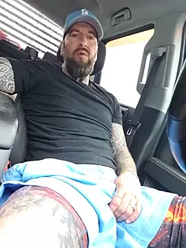 beardedtattood (Ask my age) - Take my shorts off 😈 😈 😈