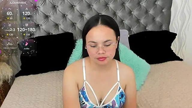 katt_eyes__ webcam
