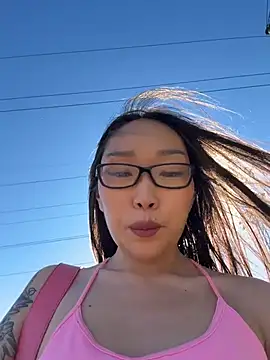 trytomakememoam webcam