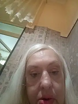 julia20x - Julia20X's free webcam - UK Sex Cams