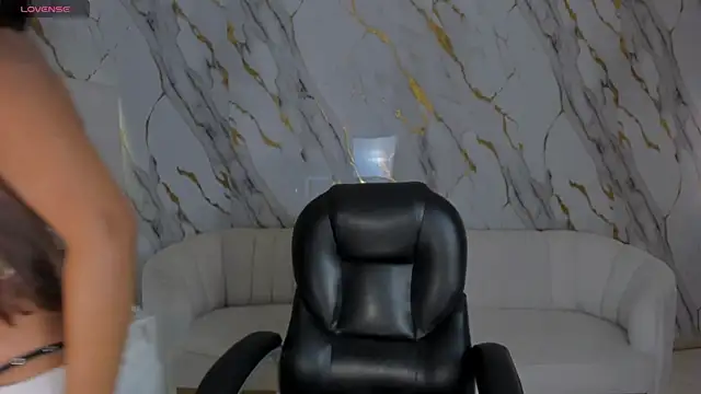 ArianaDumont webcam