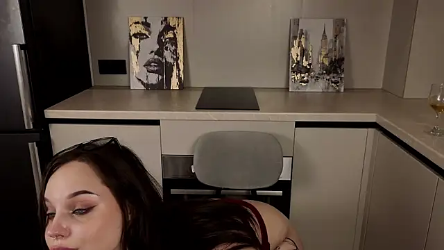 AnikaVelour webcam