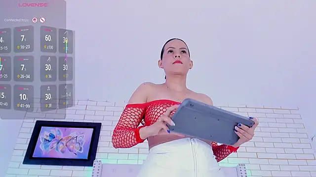 Coco_Balenciaga_ webcam