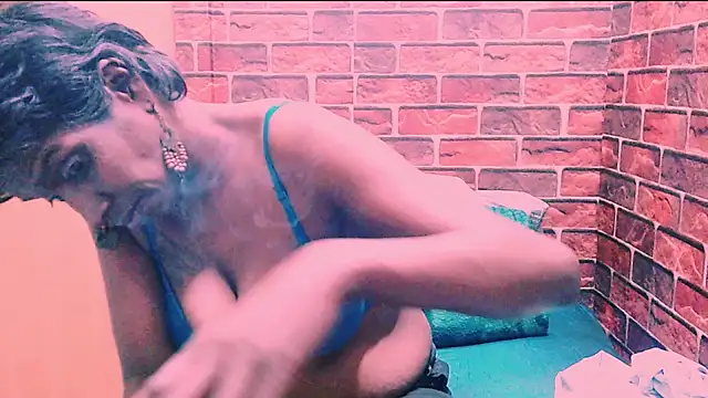 Fuckable_Nasty_MILF webcam