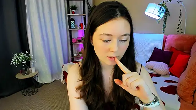AlluringLookk webcam