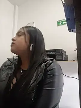 Mia_Risky-1 webcam