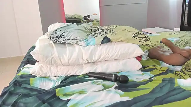 zoe_curvyy webcam