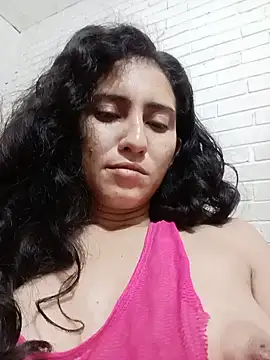 valeriaswang_Lucas webcam