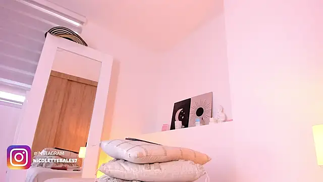 nicolette_bale webcam