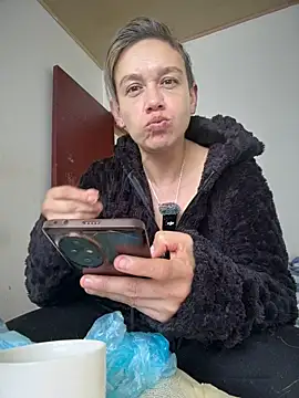 MARILYNKOVANOVA webcam