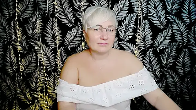 Olivia_playful webcam