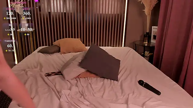 Lilli_Cass webcam