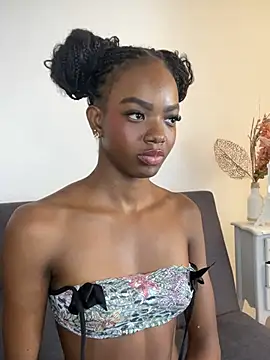 Riri_Blonde10 webcam