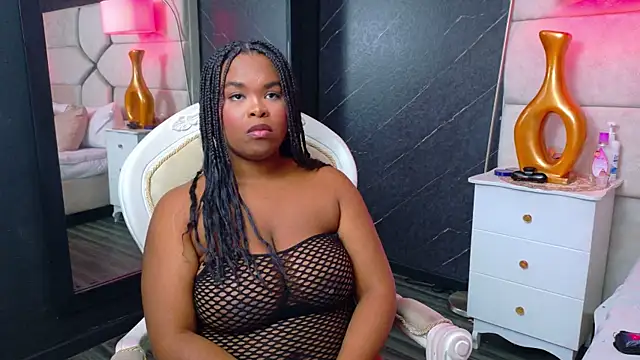 EbonyHenner webcam