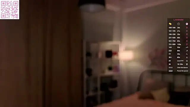 NarcisaDicker webcam