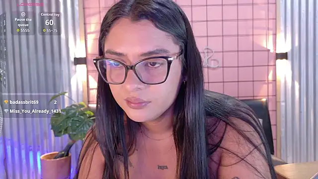 mensia_hernandz webcam