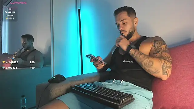 nicholasX1 webcam