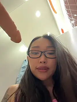 trytomakememoam webcam