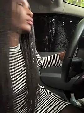 ShantelSexyYoungMilfie webcam