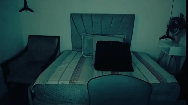 ScarletHoot_ webcam