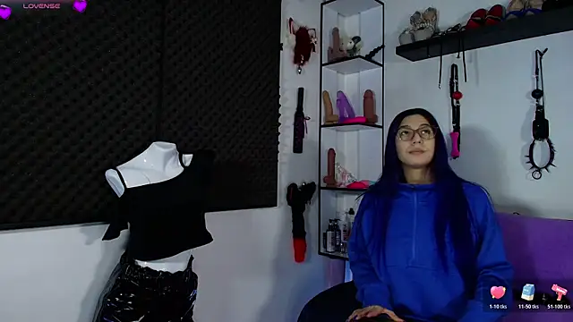 karlamoon23 webcam