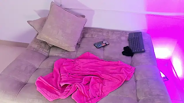 ArohomLester_ webcam