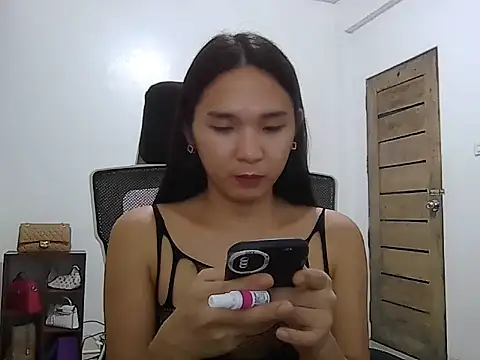 XxSensationSelena18 webcam