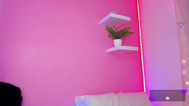 Bella-White webcam