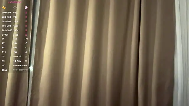 Ur_neighbor_Kira webcam