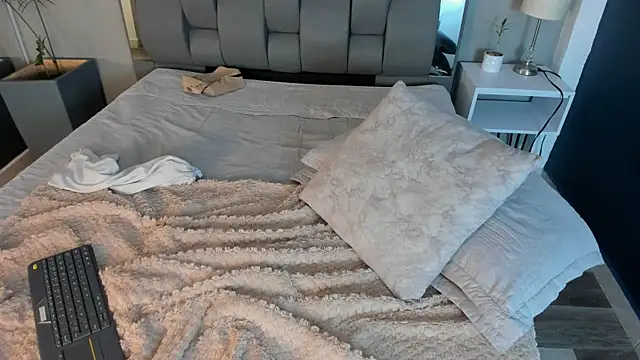 Charlie___Musk webcam