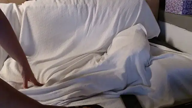 BeachyMilf webcam