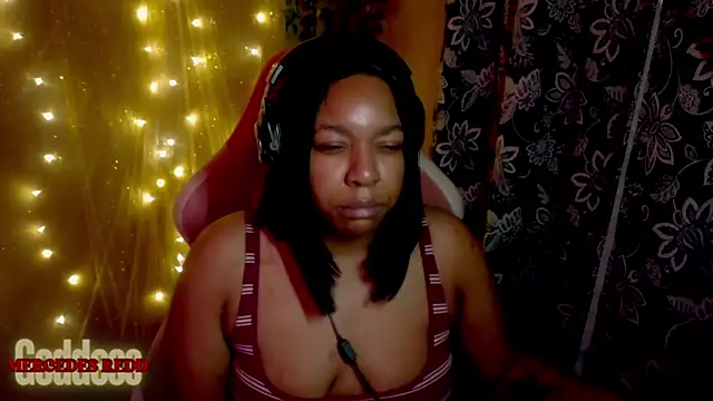 MercedesRedd webcam