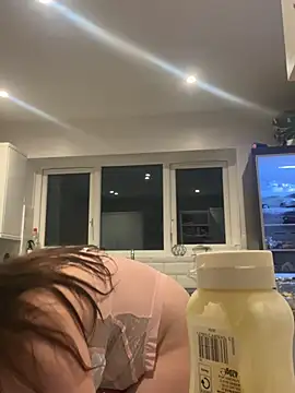 BrunetteBarbieXx_ webcam
