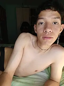 heyy_noah11 webcam