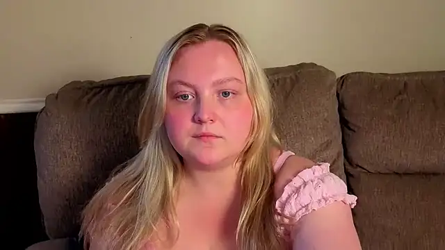 PhatAssBlond webcam