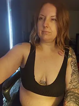 TattedMamaXOXO webcam