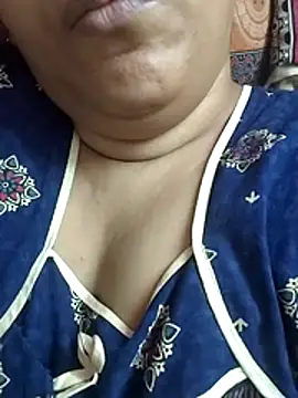 arushi9490 live cam on StripChat