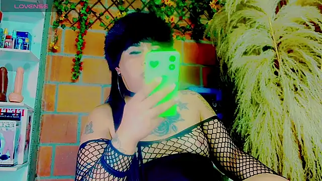 NAUTHYDOLLSEX webcam