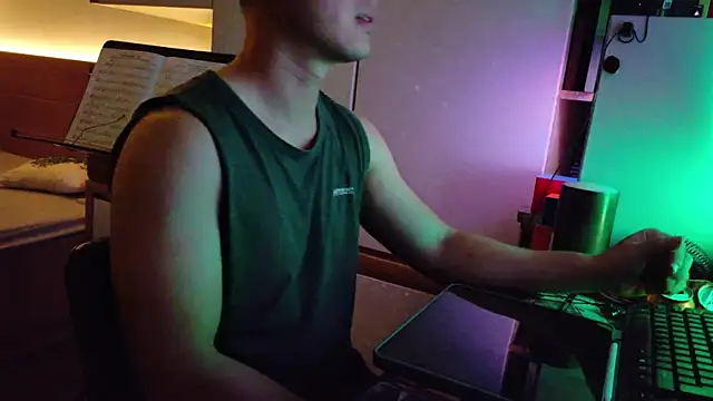 OnlyMan90 webcam