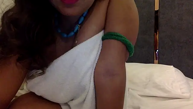 yourradhika webcam