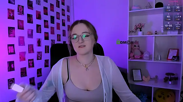 luna_berryy webcam