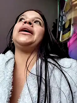 Layla-daring webcam