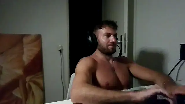 alpha-hunk live cam on StripChat