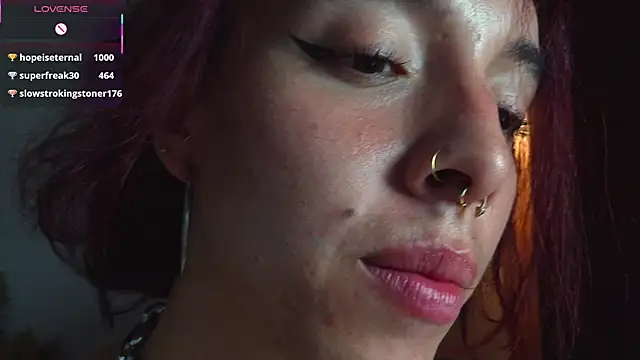 bri_von_dhara__ webcam