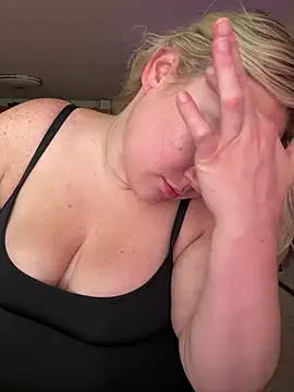 PiggyRose webcam
