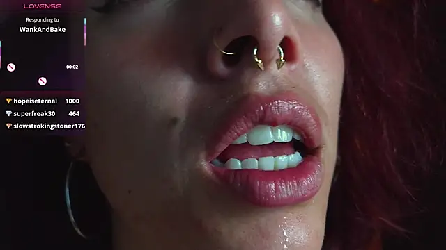 bri_von_dhara__ webcam