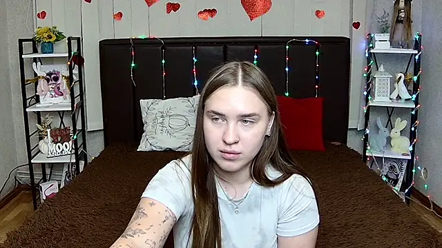 LauraHlot webcam