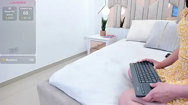 Aurora_bellamont webcam