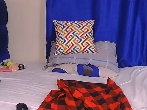 CurvyBody22 webcam