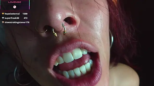 bri_von_dhara__ webcam